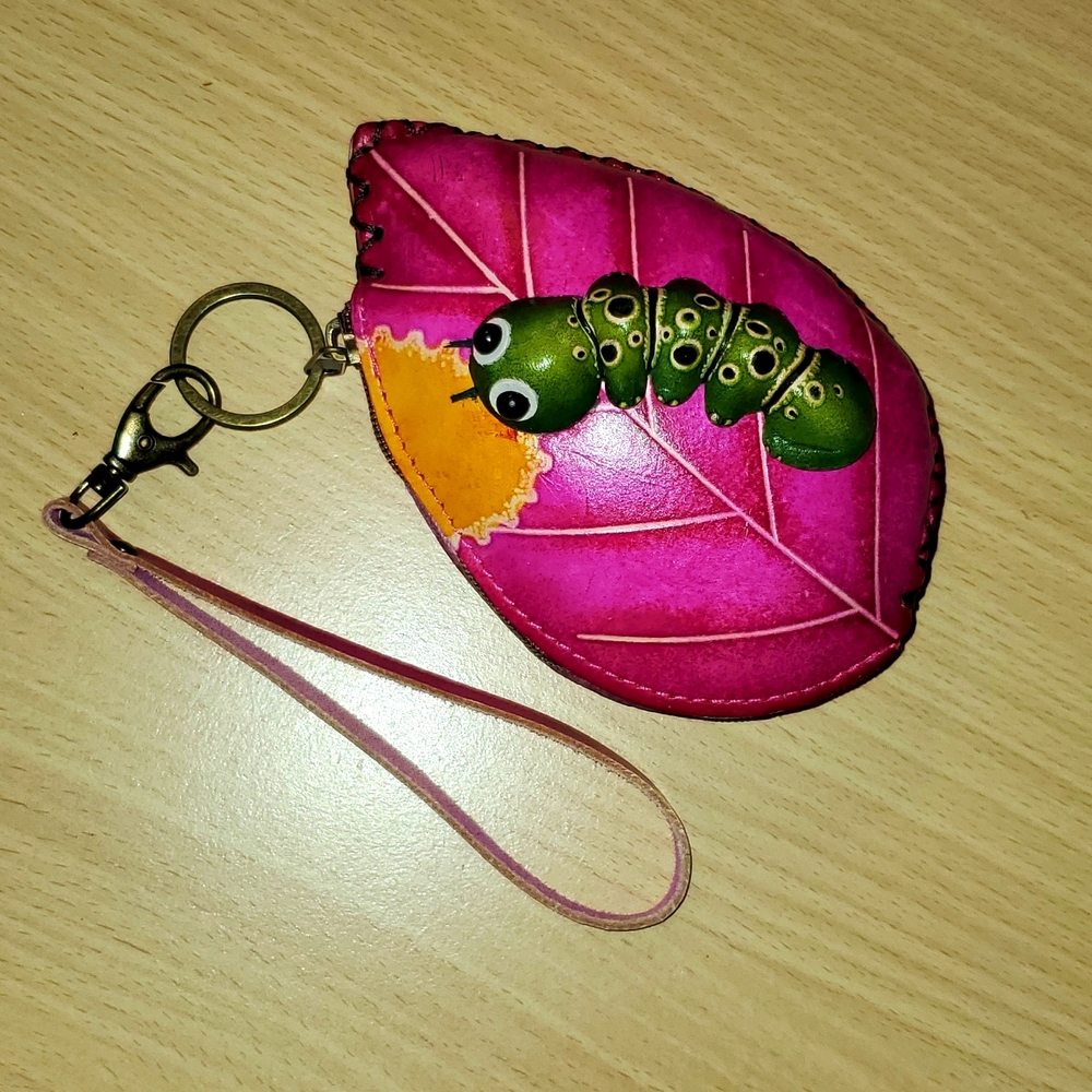 NWT GIFTABLE 🎁 Caterpillar on Leaf Leather Wristlet Zip Pouch Super Cute